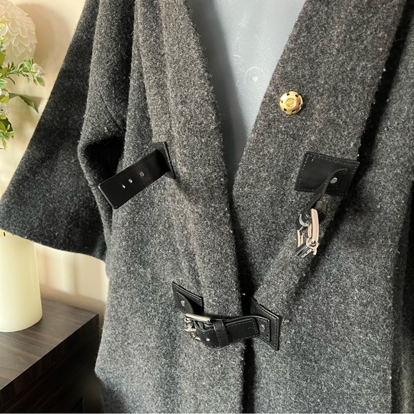 Michael Kors grey 100% wool buckle cardigan - Picture 4 of 11